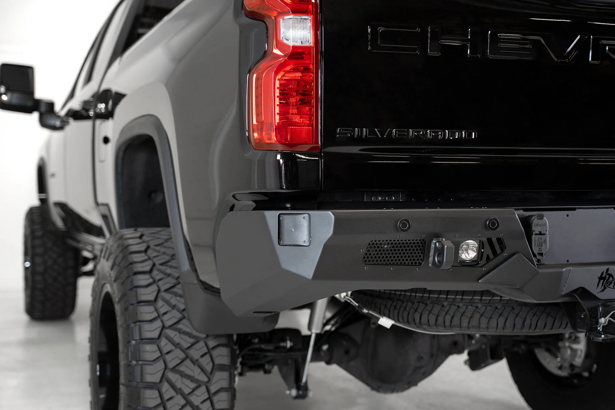 Addictive Desert Designs Chevrolet Silverado Bomber Rear bar 2020-2023 - Image 5