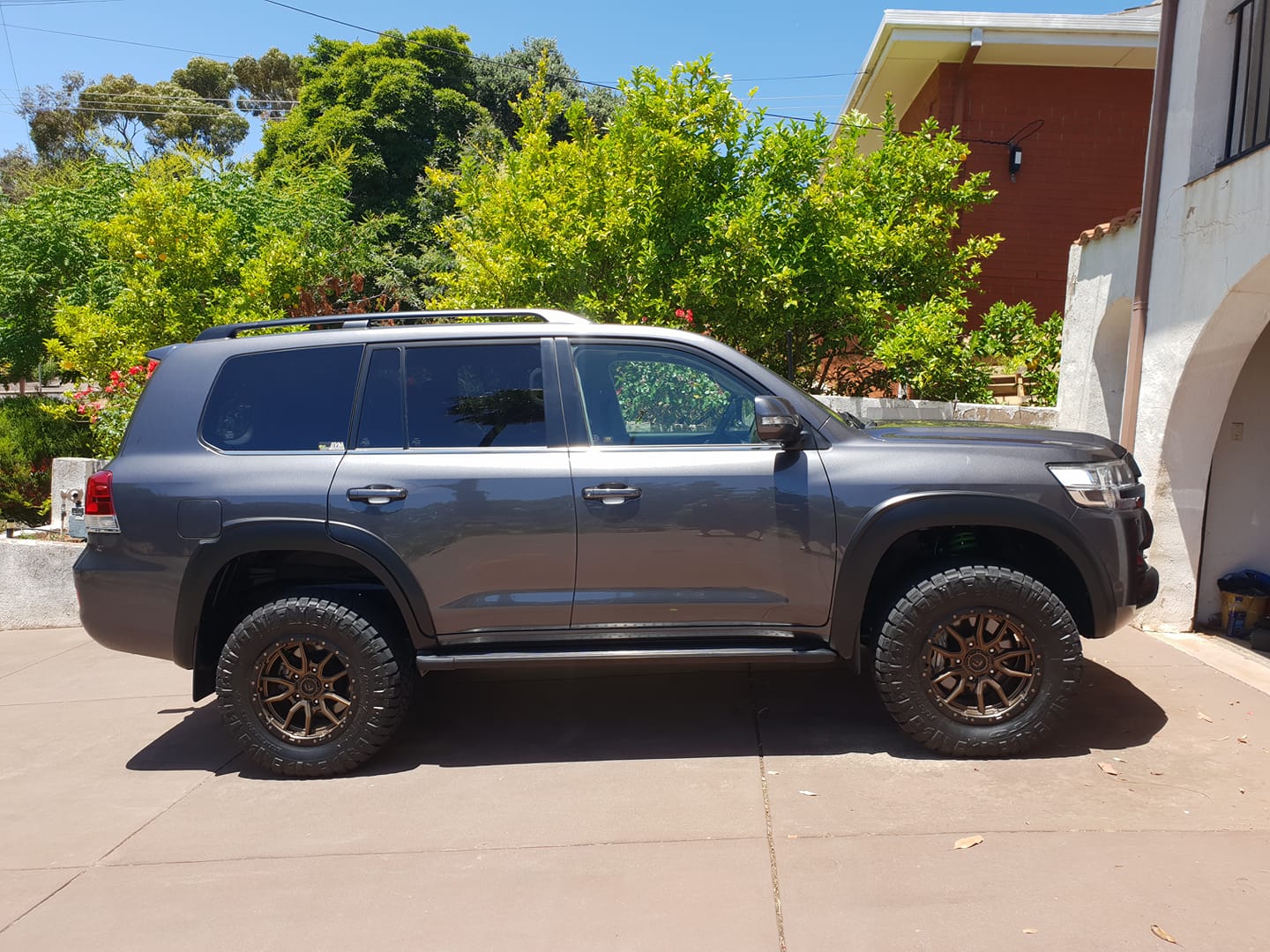 Bushwacker Flares suitable for Toyota Landcruiser 200 series 2007 - 2021 - Image 12