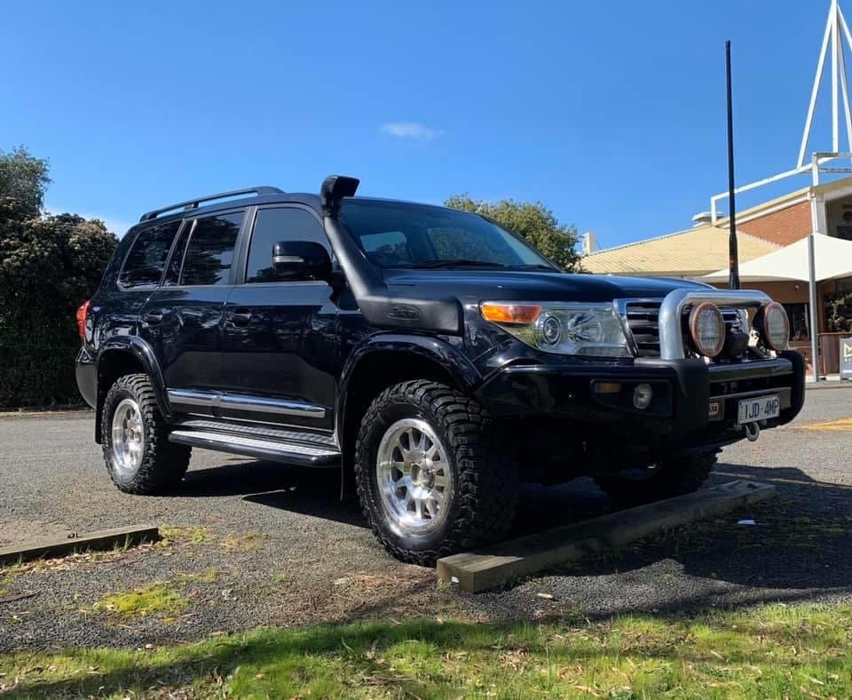 Bushwacker Flares suitable for Toyota Landcruiser 200 series 2007 - 2021 - Image 4